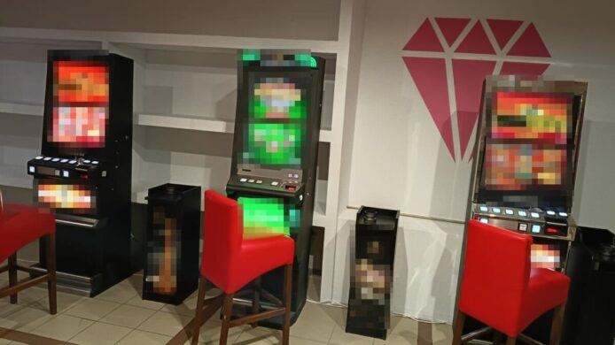 Trzy automaty do gier zabezpieczone w nielegalnym salonie w Łukowie